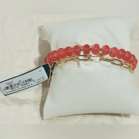 ❤️ Laundry by Shelli Segal Triple Strand Bracelet NWT - Picture 2 of 2